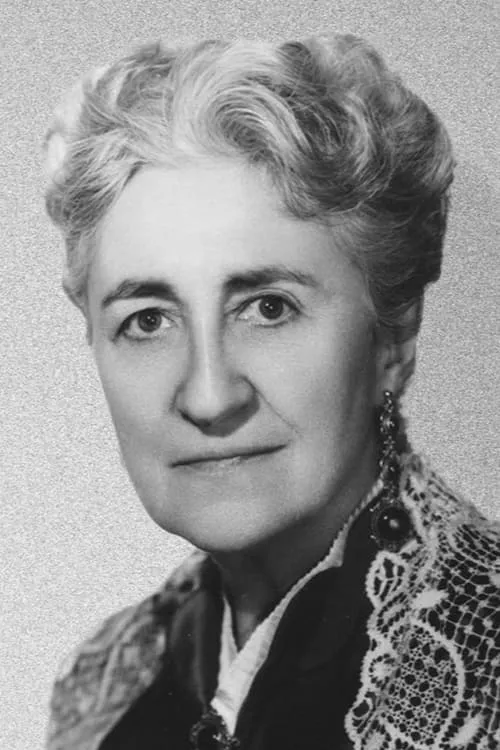 Ethel Griffies interpretando a Mme. Saturnia, aka Lizzie