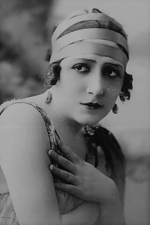 Eugenia Zúffoli interpretando a 