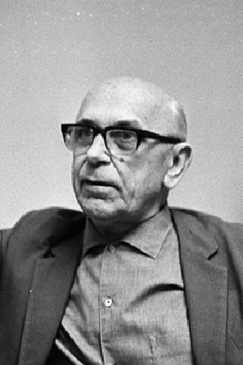 Eugenio Kusnet interpretando a Cientista