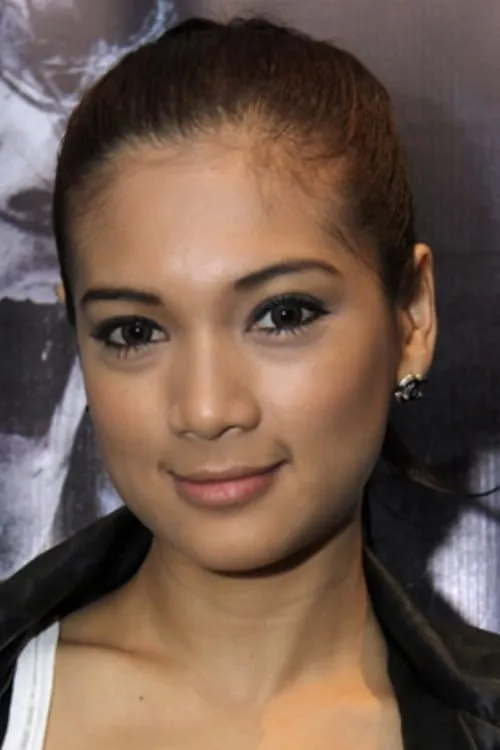 Eva Asmarani — personaje: Tiara