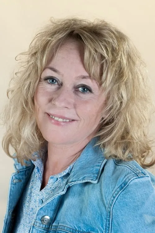 Éva Kerekes interpretando a Éva