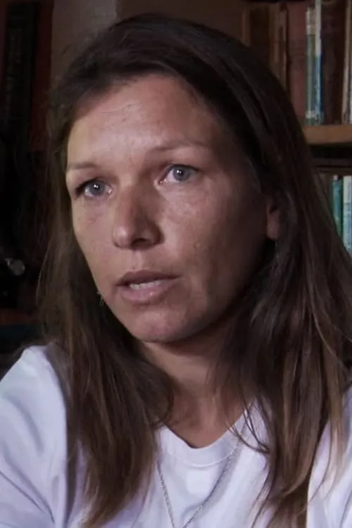 Eva Rodriguez interpretando a Self