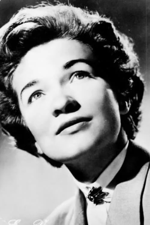 Éva Vass interpretando a Krisztina Dienes