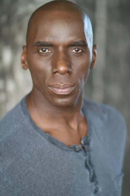 Angela Zhou ha trabajado con Everton Lawrence en 1 ocasiones