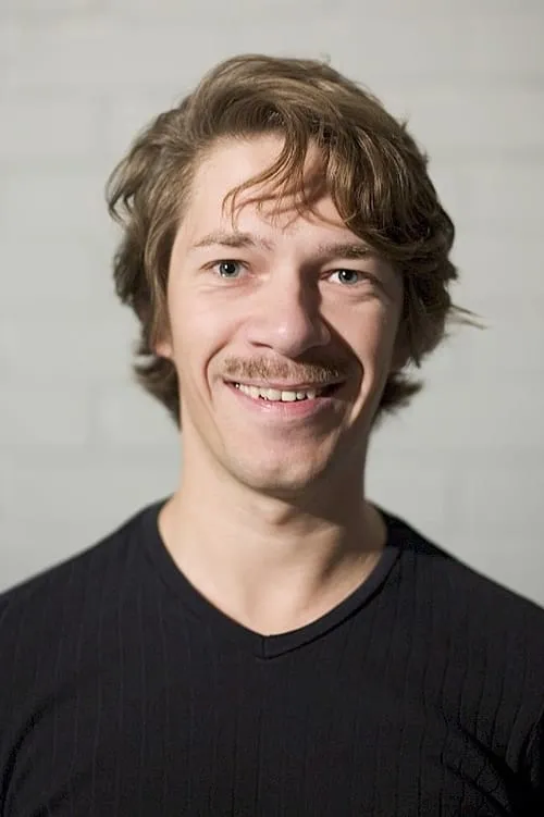 Fabian Silén interpretando a 1st mate Ångstöm