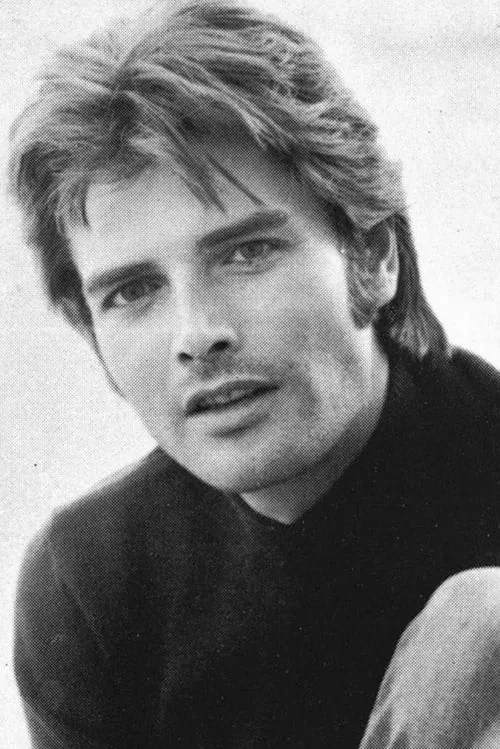 Fabrizio Moroni interpretando a Harry