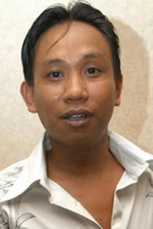 Fanny Fadillah interpretando a Hasan