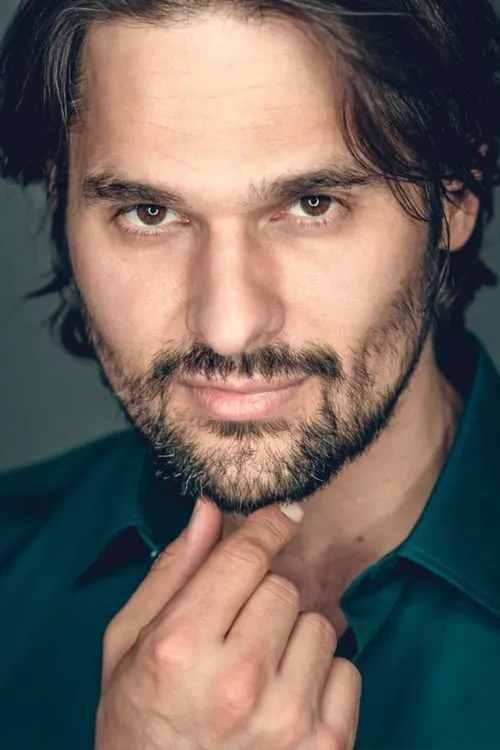 Alexandre Vallès ha trabajado con Farouk El-Khalili en 1 ocasiones