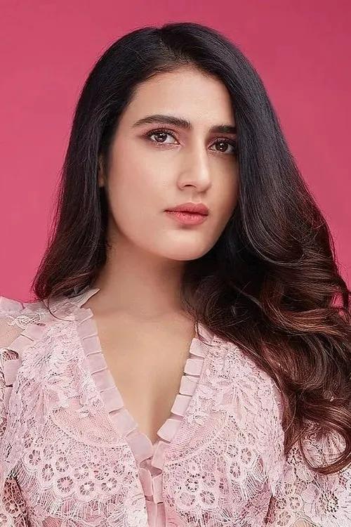 Fatima Sana Shaikh interpretando a sruti