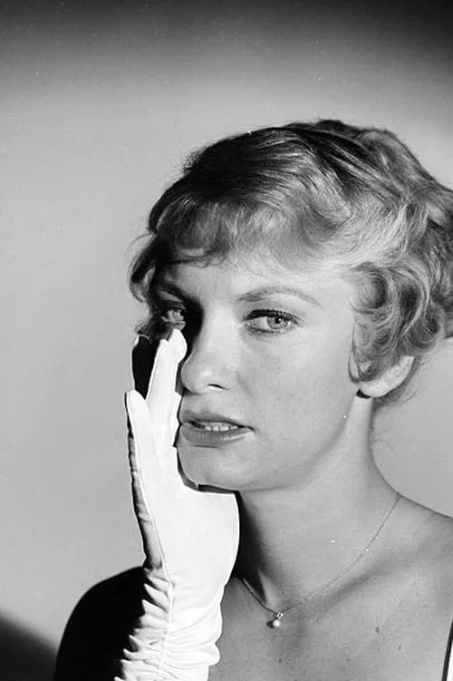 Fay Spain interpretando a Jessie