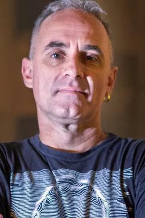 Marcelo Bonfá ha trabajado con Fê Lemos en 1 ocasiones