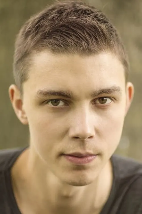 Larsen Thompson ha trabajado con Felix Leech en 1 ocasiones