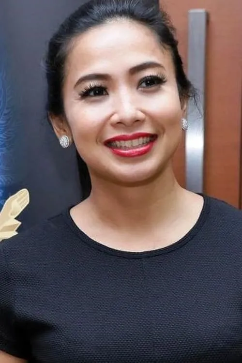 Vincentius Ramco Sinaga ha trabajado con Feni Rose en 1 ocasiones