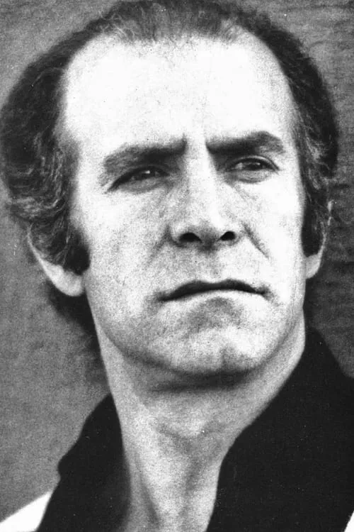 Ferdinando Murolo interpretando a Roberto Mancuso detto 