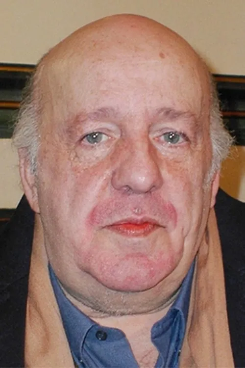 Fernando Delgado interpretando a Padre