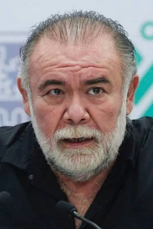 Fidel Abrego interpretando a Jiménez