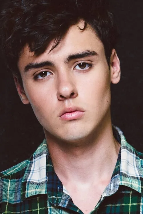 Finlay MacMillan interpretando a Val