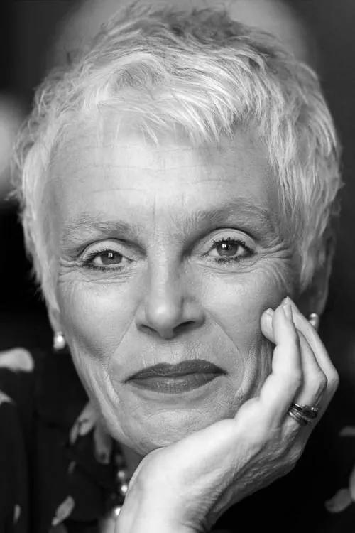 John Dobson ha trabajado con Fiona Kimm en 1 ocasiones