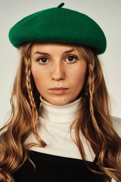 Flora Ofelia Hofmann Lindahl interpretando a Cille