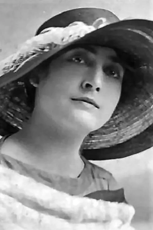 Flora Revalles interpretando a Daisy Rittenshaw