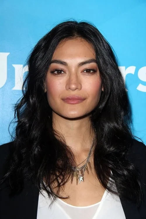 Florence Faivre interpretando a Lek