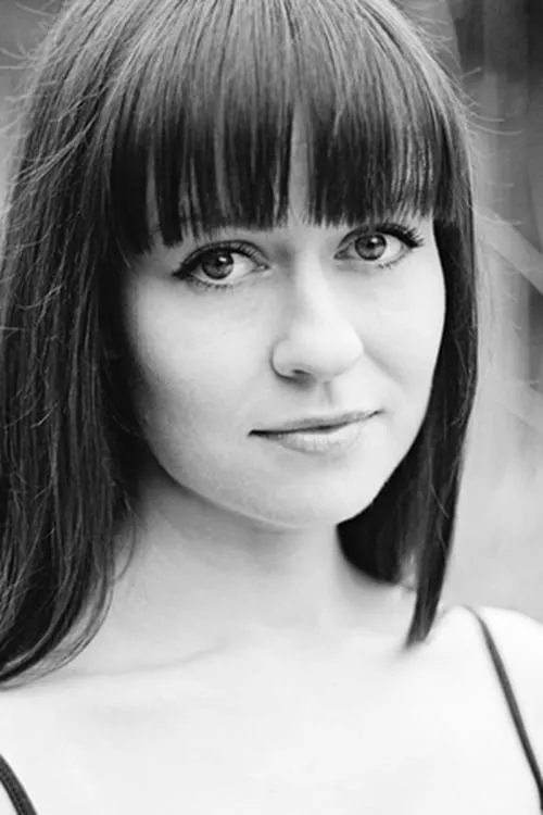 Florence Hoath interpretando a Angela Cross