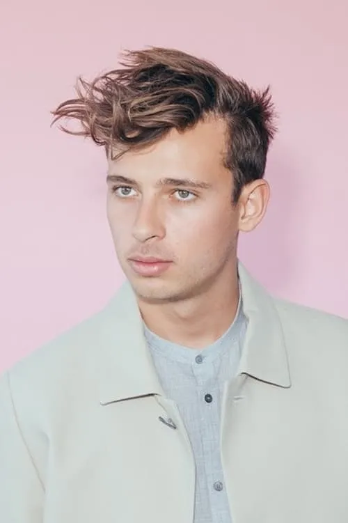 Isabella Manfredi ha trabajado con Flume en 1 ocasiones