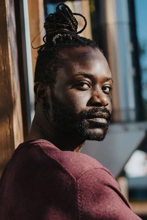 Foscky Pueta interpretando a Jojo