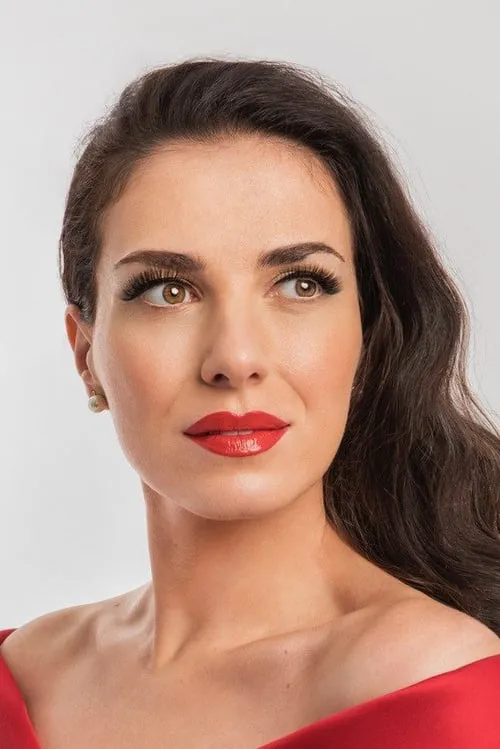 ???s?ßet ?a???d?? ha trabajado con Fotini Darra en 1 ocasiones