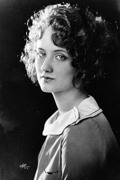 Albert Tavernier ha trabajado con Frances Howard en 1 ocasiones