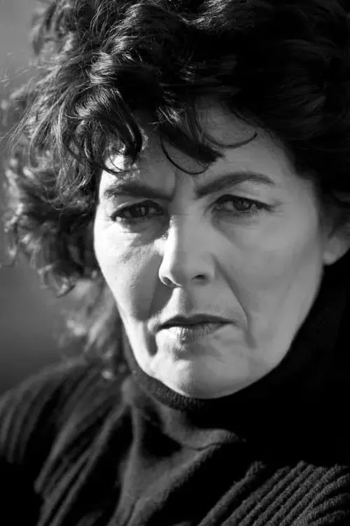 Francesca Viscardi interpretando a Silvana Marino