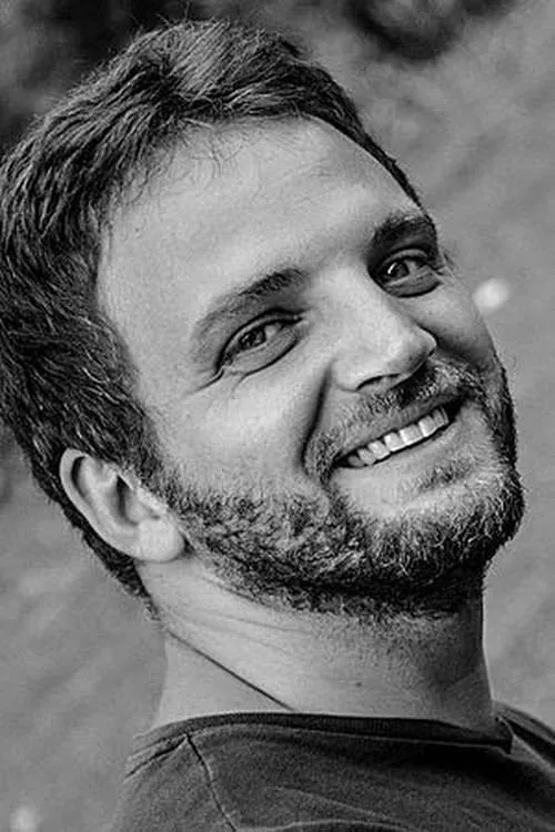 Nika Perrone ha trabajado con Francesco De Santis en 1 ocasiones