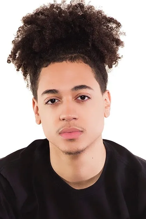 Francisco Burgos interpretando a Pitt