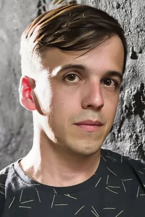 Francisco Lumerman interpretando a Ciro