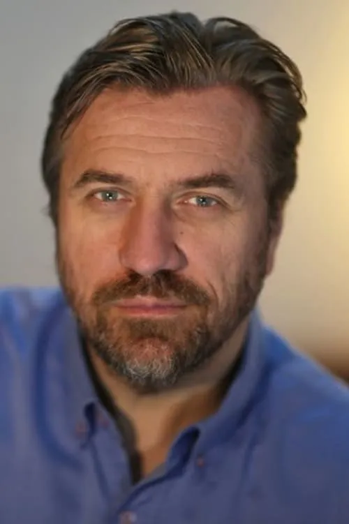 Franck Boss interpretando a Lefebvre de Beauvray