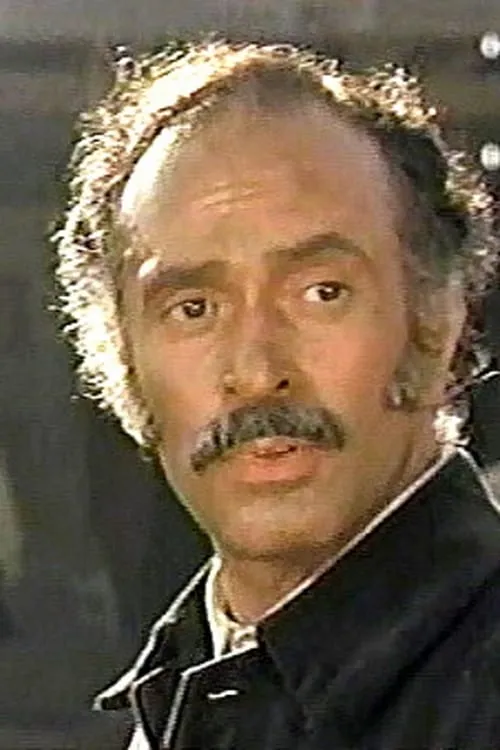 Franco Graziosi interpretando a Conte Colonna