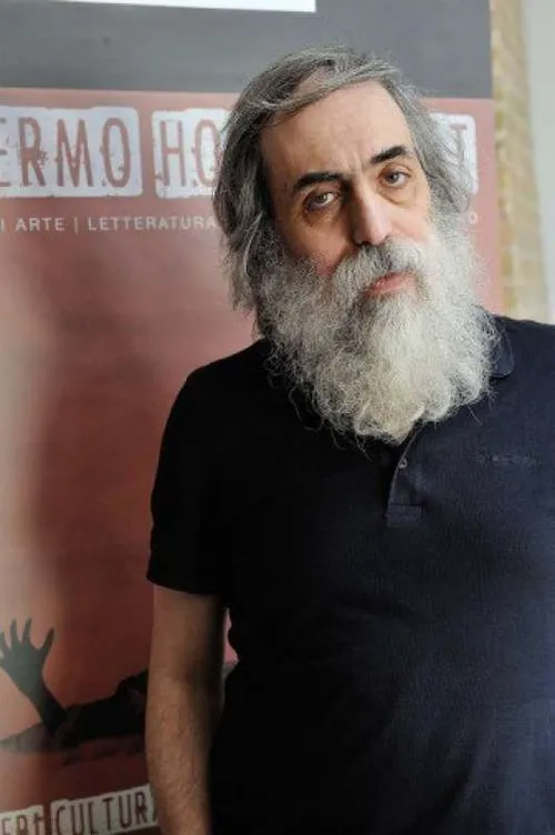 Franco Maresco interpretando a Self