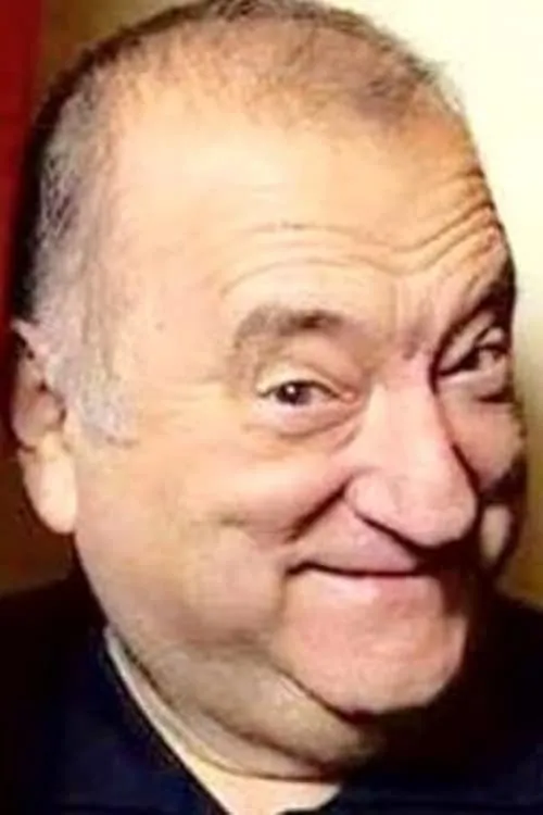 Franco Mescolini interpretando a il professore di cinese