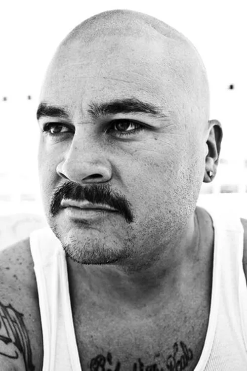 Mike Eshaq ha trabajado con Frank Alvarez en 1 ocasiones