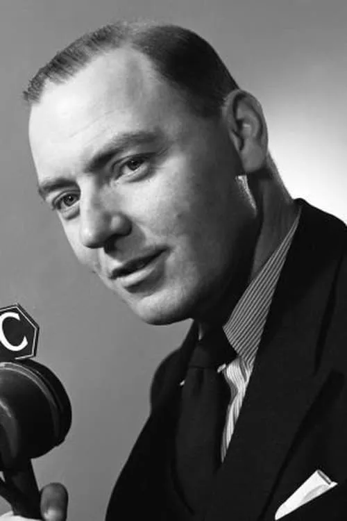 Frank Gillard interpretando a Commentary (voice)