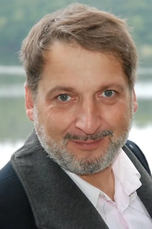 Julia Horvath ha trabajado con Frank Jendrzytza en 1 ocasiones