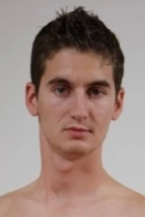 Frank Myers interpretando a