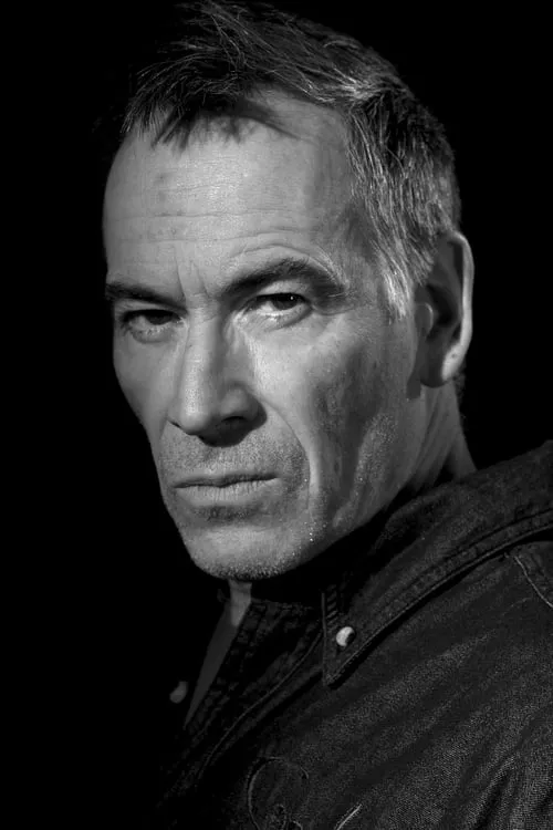 Chuck Duke ha trabajado con Frank Passingham en 1 ocasiones