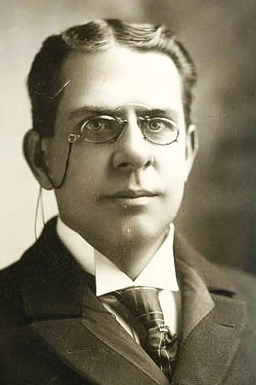 Frank Readick interpretando a The Shadow (voice)