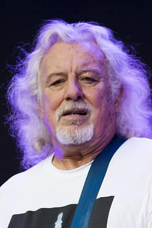 Frank Sampedro interpretando a Himself