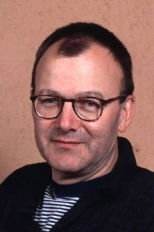 Frank Strecker interpretando a 