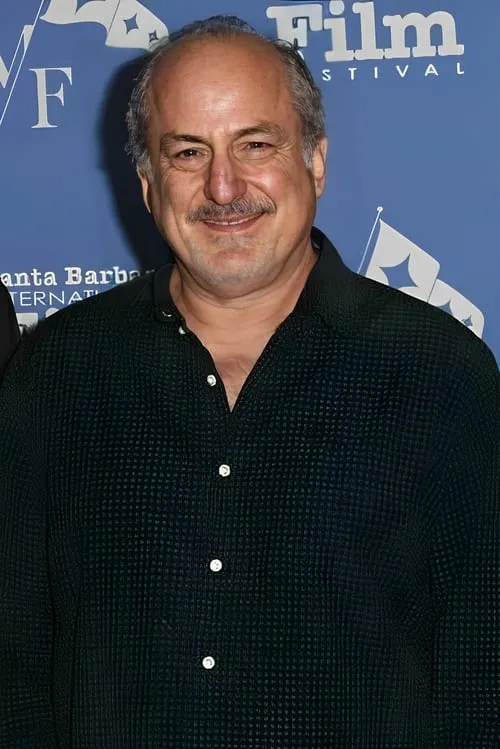 Phoebe Garcia-Pearl ha trabajado con Fred Parnes en 1 ocasiones