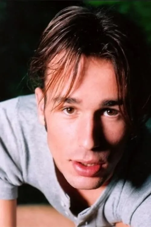 Frédéric La Costa interpretando a