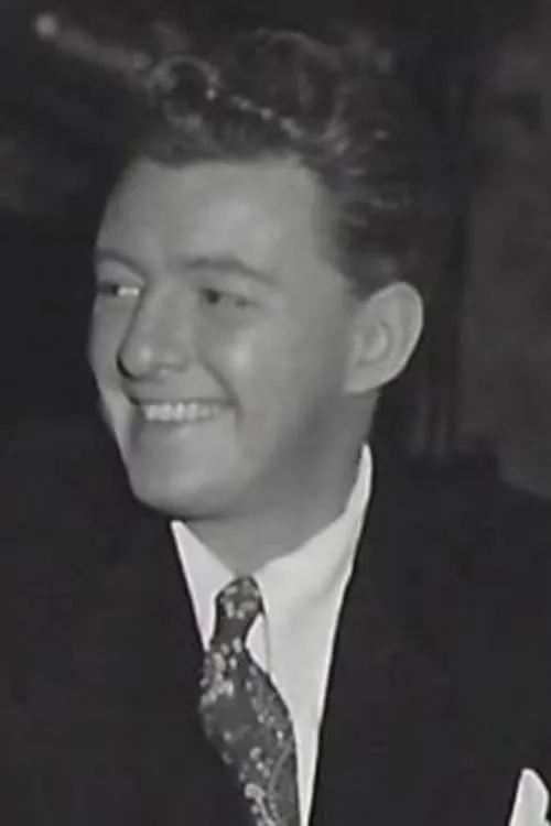 Frederick Brady interpretando a Eddie Martin (as Fred Brady)