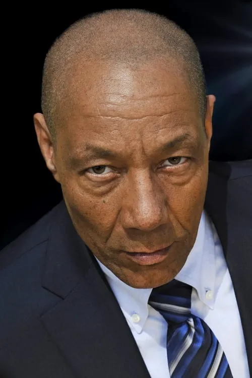 G. Smokey Campbell interpretando a Sal